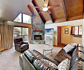 New Listing! Updated Mountain Chalet With Hot Tub Home