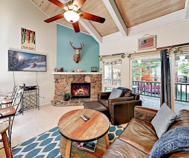 New Listing! Stylish 3-Story Condo Near Ski Resorts Condo