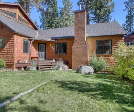 Casual and Cute Cabin Near the Lake