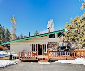 Charming Chalet - Big Yard, Deck, Near Skiing home