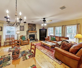 Bear Foot Hideaway - Near Tahoe Donner Fun home