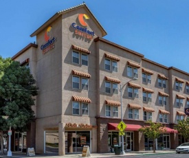 Comfort Suites Visalia Convention Center