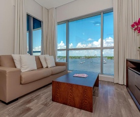 LUXURY BAY FRONT MASTER ONE BR Rooftop Pool