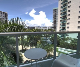 Miami Hollywood Great 2 Bedroom 2 Bathroom with Intercostal View 001-22bvic