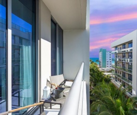 NEW Beachfront Condo-ROOFTOP infinity POOL