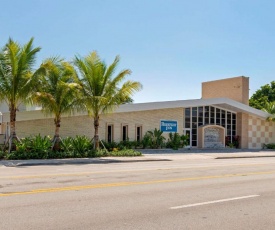 Rodeway Inn near Hollywood Beach