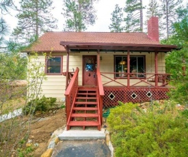 Deer Lodge: Fenced Yard, Walk to Town!