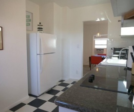 Newly remodeled 1 bed, 1 bath home near LAX, Forum