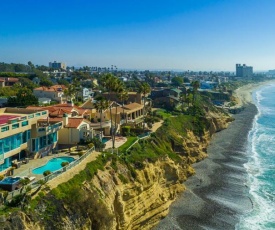 9,000 sq ft Celebrity Oceanfront Estate