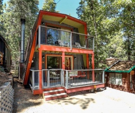 Wolf Cub Cabin - 1946 by Big Bear Vacations