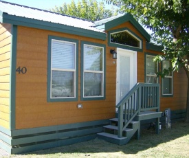 Pacific City Camping Resort Cottage 3