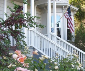 Yosemite Rose Bed and Breakfast