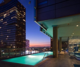 Luxurious Highrise 2b 2b Apartment Heart Of Downtown LA