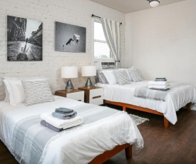 Near Downtown Sleeps 3 Studio