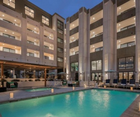 One Lux Stay at The Mansfield Miracle Mile