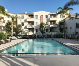 "PERFECT Apt near UCLA" POOL & GYM OPEN w Parking B3