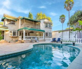 Stunning Los Angeles Home w/Pool+Spa +Outdoor Room