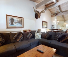 Deluxe 4 Bedroom Condos at Mammoth Estates, Free Parking & Wifi!