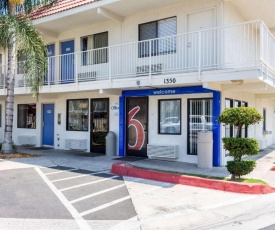 Motel 6-Bakersfield, CA - Convention Center