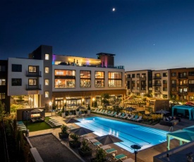 Global Luxury Suites in Menlo Park