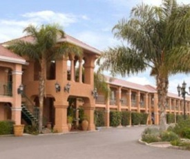 Merced Inn & Suites