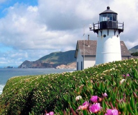 HI Point Montara Lighthouse