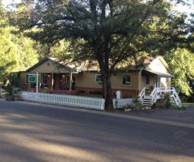 Murphys House On Main