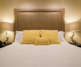 Stay in Silverado: King Bed, Renovated