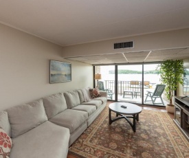 102B - One Bedroom Lakefront Condo with Fireplace & Free WIFI!