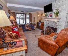 106A - Recently Renovated Lakefront Efficiency Condo with Fireplace!