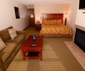 A124- studio standard view suite, king size bed, kitchenette, free WiFi!