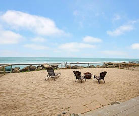 New Listing! Oceanfront Eden With Private Beach Home