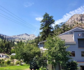 Squaw Valley Lodge