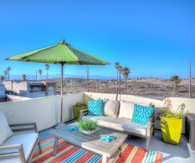 4BR w/ Rooftop Deck, Steps to Shore