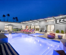 Best in Palm Springs • Featured in Dwell • 5 Bedrooms & All En Suite Baths