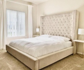 Lakeview Luxury King Bed Central to Downtown and Airport