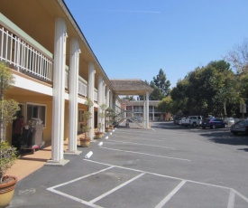 Caravelle Inn & Suites