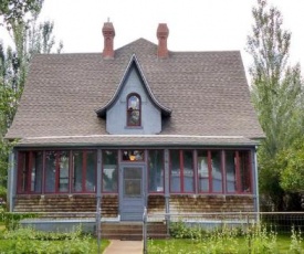 The Hood House Bed & Breakfast Inn